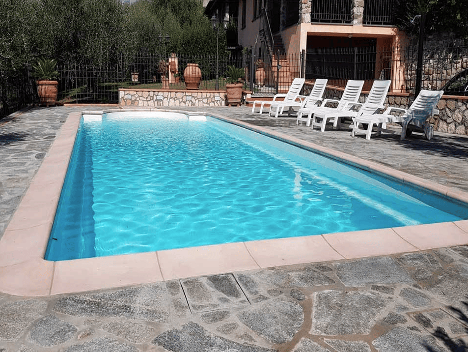 Piscina in Vetroresina